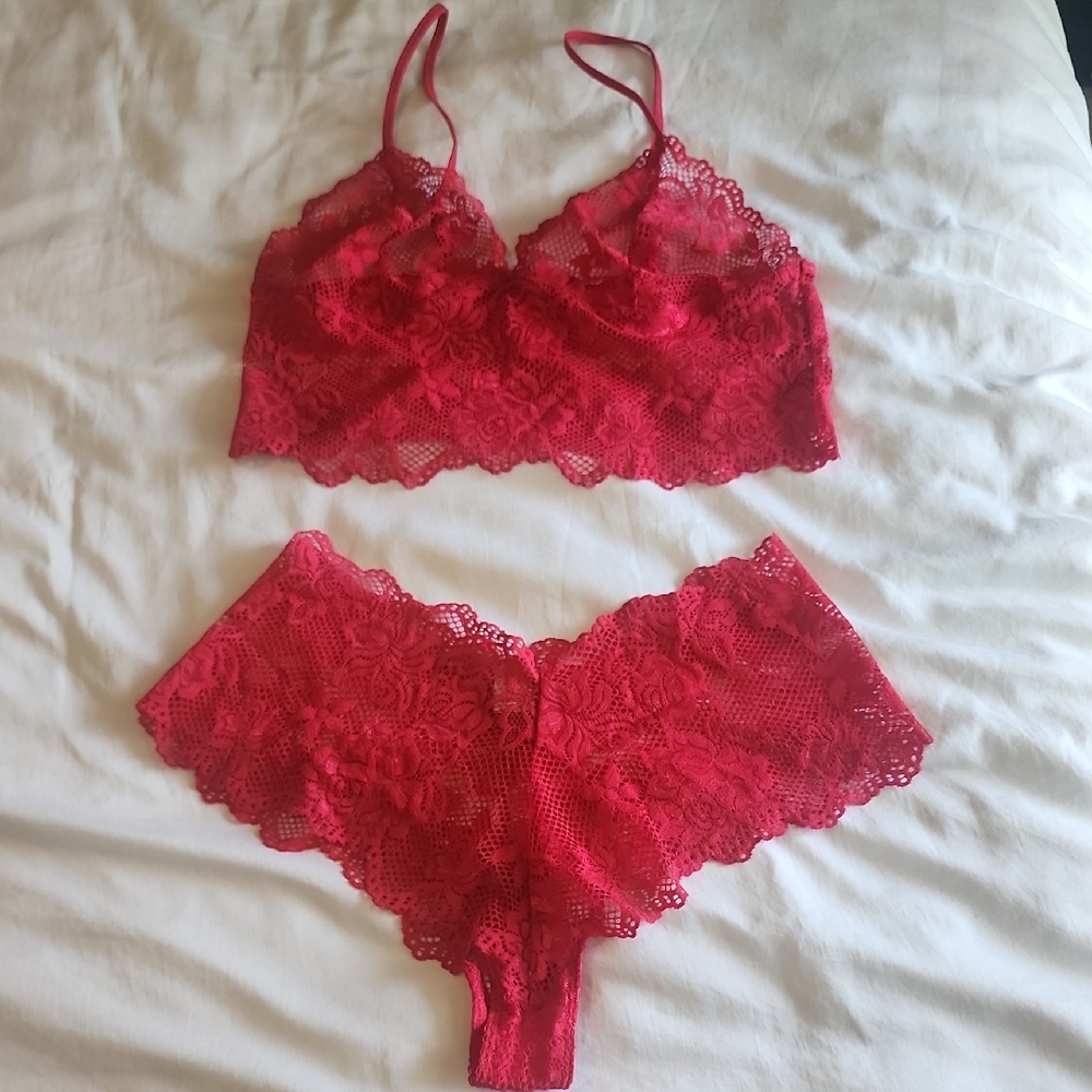 Victoria's Secret Red Lace Bra Intimates